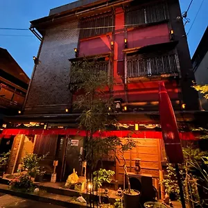  Apartment Benidaruma - Sakuramochi